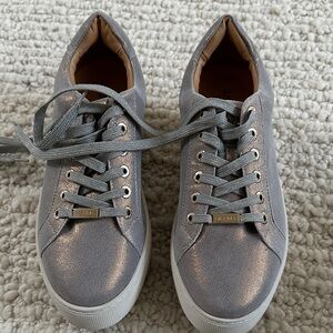 J Slides Metallic Gray Women's Sneakers